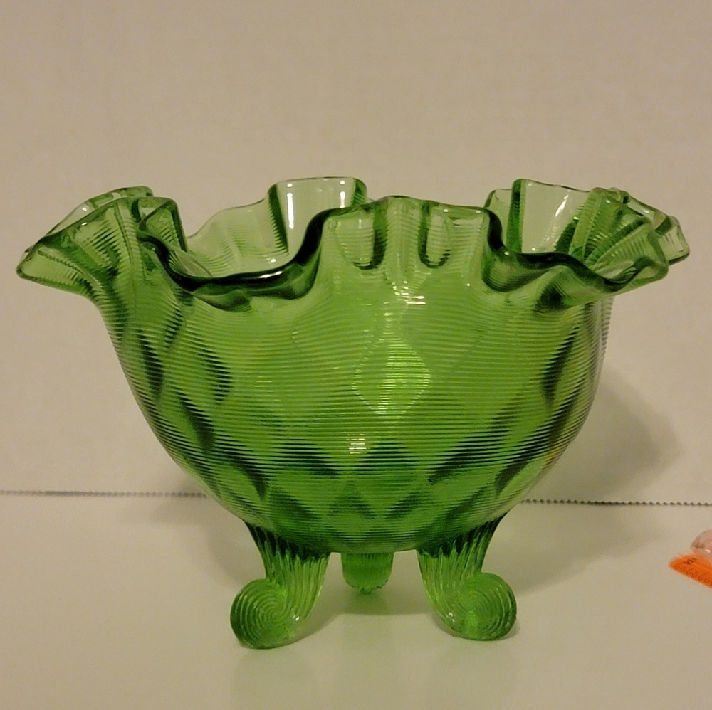 Fenton Green Diamond Threaded Footed Bowl with Ruffled Edge
